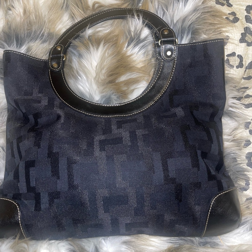 Black Vintage Nine West satchel.